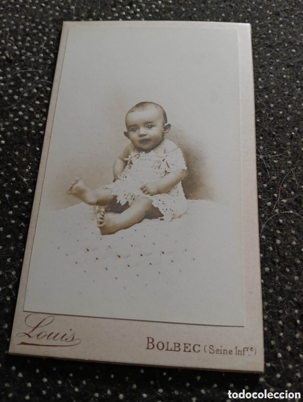 Fotografia antiga: 1865-1910 Fotograf&iacute;a Victoriana en cart&oacute;n de un ni&ntilde;o o una ni&ntilde;a mide 11 x 6,5 aprox.