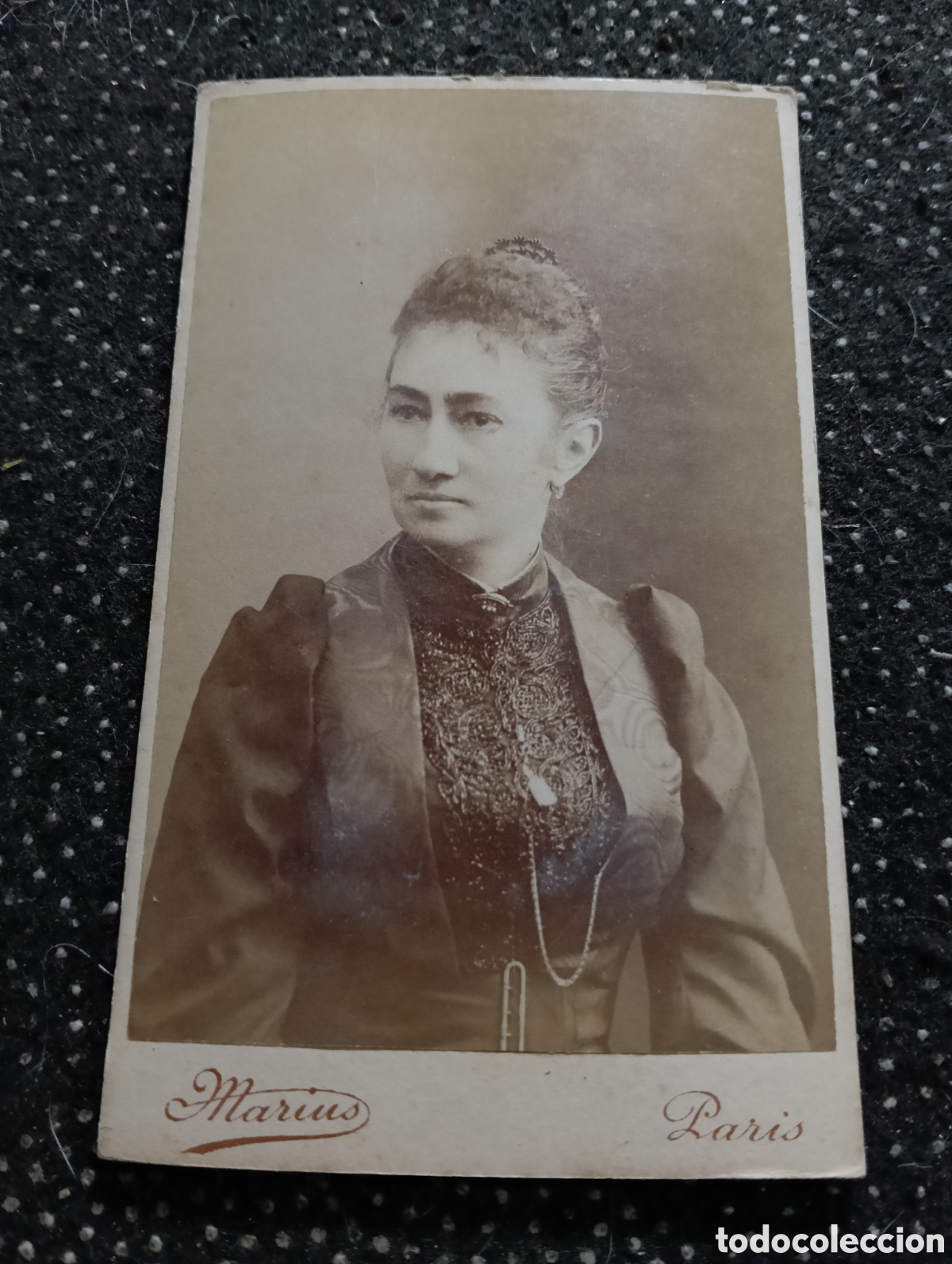 Antique Photography: 1865-1910 Fotograf&iacute;a Victoriana en cart&oacute;n de una se&ntilde;ora de la &eacute;poca mide 11 x 6,5 aprox.