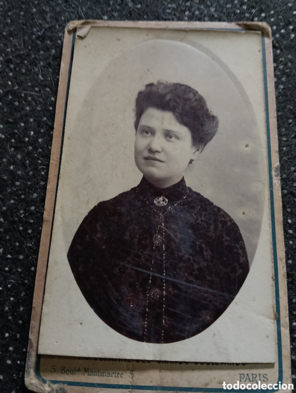 Fotograf&iacute;a antigua: 1865-1910 Fotograf&iacute;a Victoriana en cart&oacute;n de una se&ntilde;ora de la &eacute;poca mide 11 x 6,5 aprox.