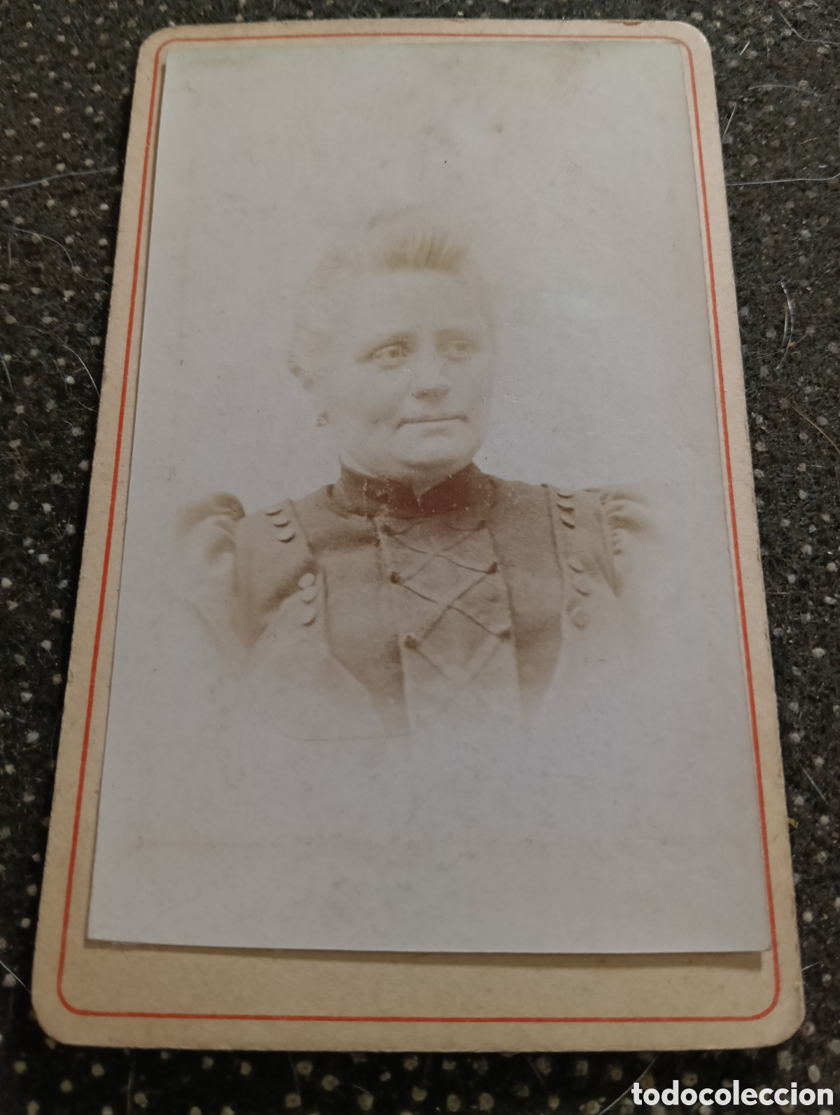 Fotograf&iacute;a antigua: 1865-1910 Fotograf&iacute;a Victoriana en cart&oacute;n de una se&ntilde;ora de la &eacute;poca mide 11 x 6,5 aprox.