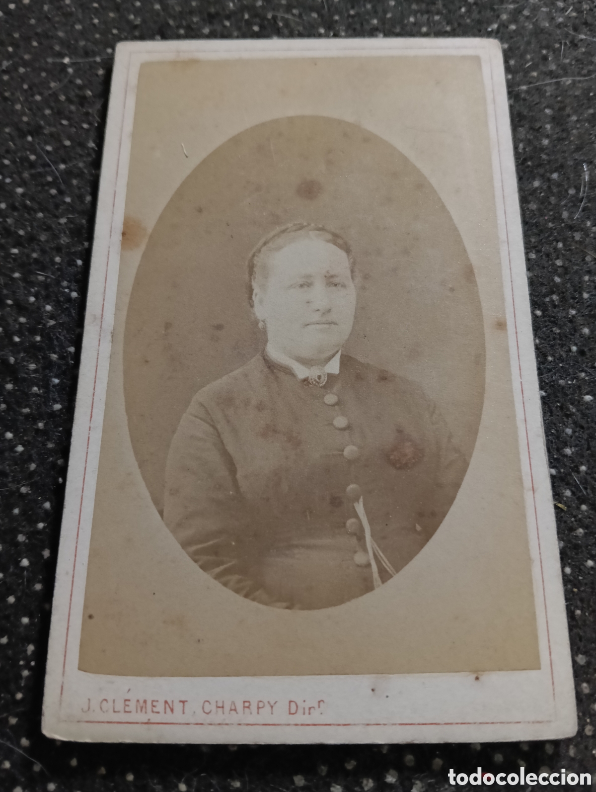 Fotograf&iacute;a antigua: 1865-1910 Fotograf&iacute;a Victoriana en cart&oacute;n de una se&ntilde;ora de la &eacute;poca mide 11 x 6,5 aprox.