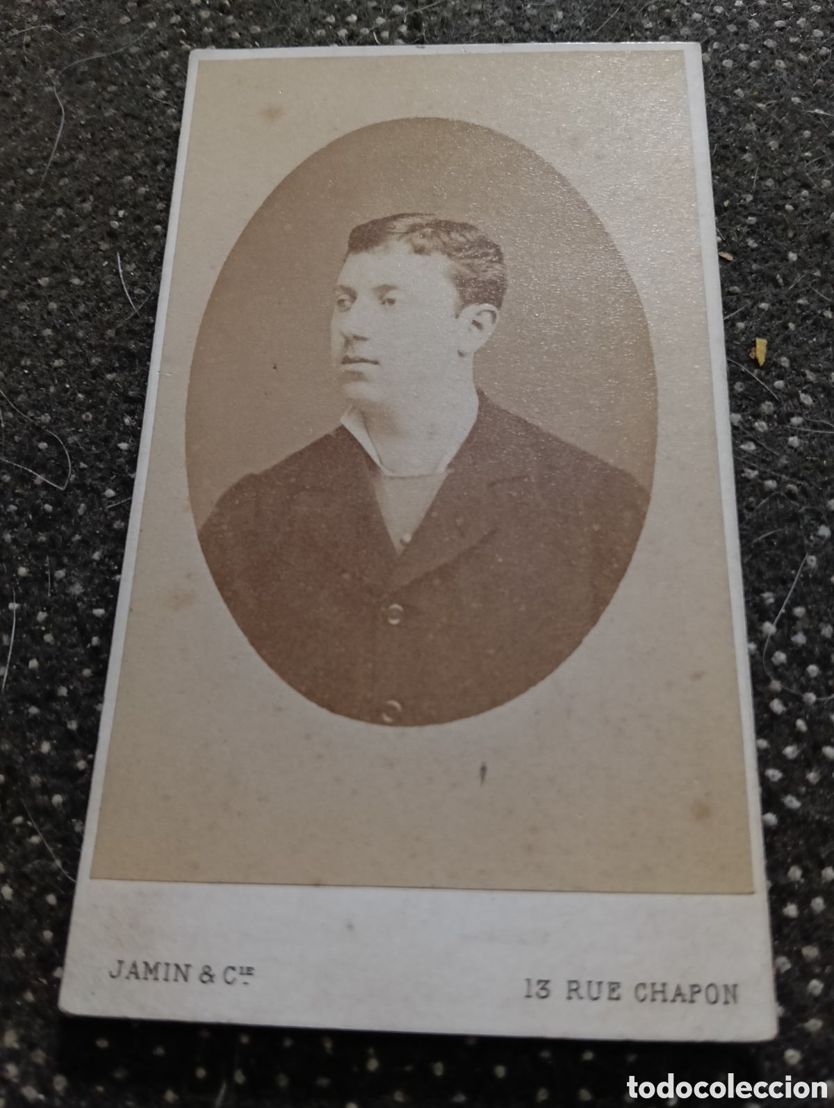 Fotograf&iacute;a antigua: 1865-1910 Fotograf&iacute;a Victoriana en cart&oacute;n de un se&ntilde;or de la &eacute;poca mide 11 x 6,5 aprox.
