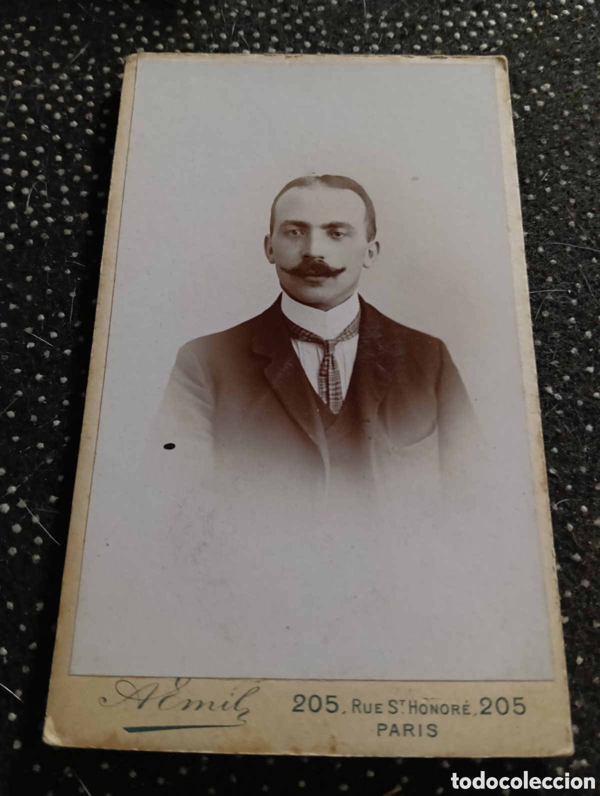Fotograf&iacute;a antigua: 1865-1910 Fotograf&iacute;a Victoriana en cart&oacute;n de un se&ntilde;or de la &eacute;poca mide 11 x 6,5 aprox.