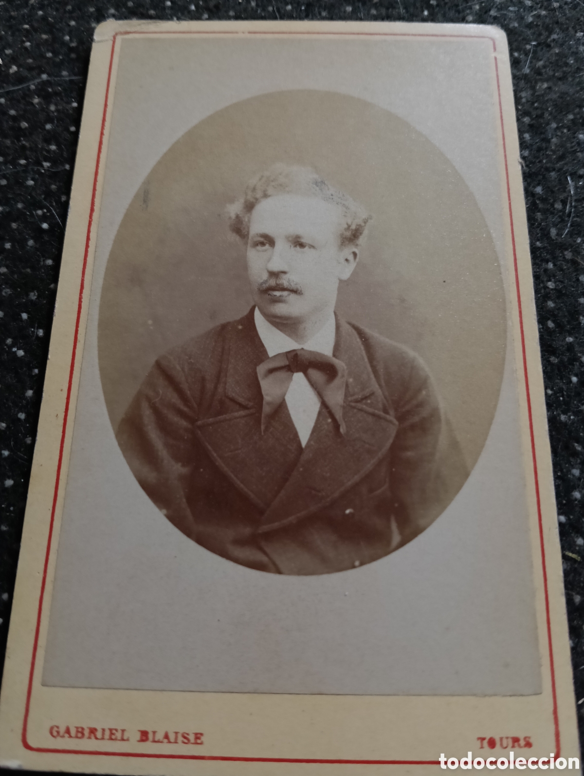 Fotograf&iacute;a antigua: 1865-1910 Fotograf&iacute;a Victoriana en cart&oacute;n de un se&ntilde;or de la &eacute;poca mide 11 x 6,5 aprox.