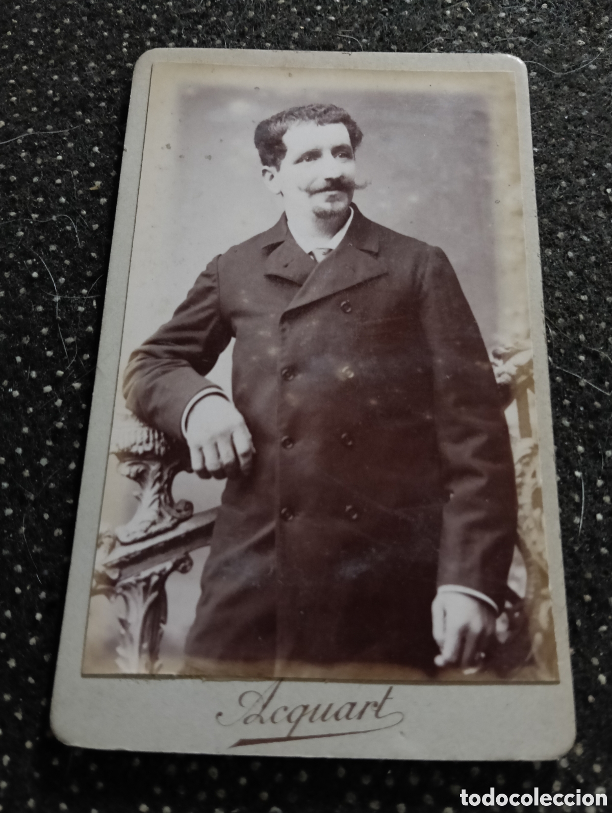 Fotograf&iacute;a antigua: 1865-1910 Fotograf&iacute;a Victoriana en cart&oacute;n de un se&ntilde;or de la &eacute;poca mide 11 x 6,5 aprox.