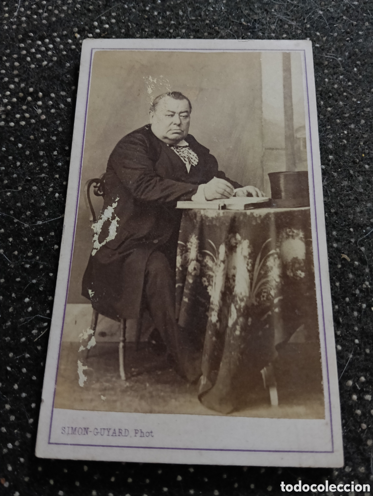 Fotograf&iacute;a antigua: 1865-1910 Fotograf&iacute;a Victoriana en cart&oacute;n de un se&ntilde;or de la &eacute;poca mide 11 x 6,5 aprox.