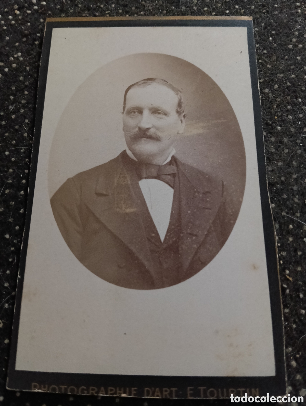 Fotograf&iacute;a antigua: 1865-1910 Fotograf&iacute;a Victoriana en cart&oacute;n de un se&ntilde;or de la &eacute;poca mide 11 x 6,5 aprox.