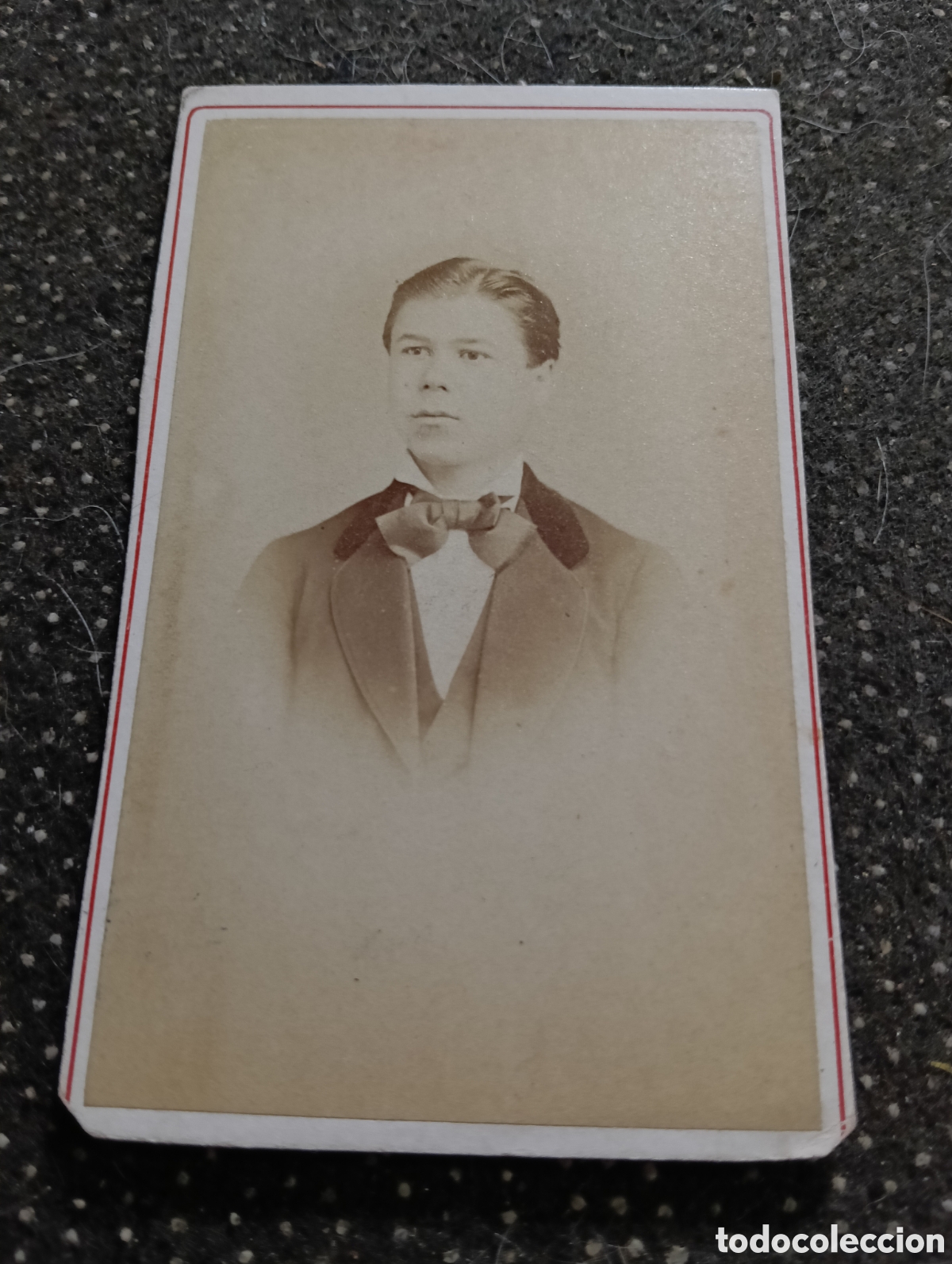 Fotograf&iacute;a antigua: 1865-1910 Fotograf&iacute;a Victoriana en cart&oacute;n de un se&ntilde;or de la &eacute;poca mide 11 x 6,5 aprox.