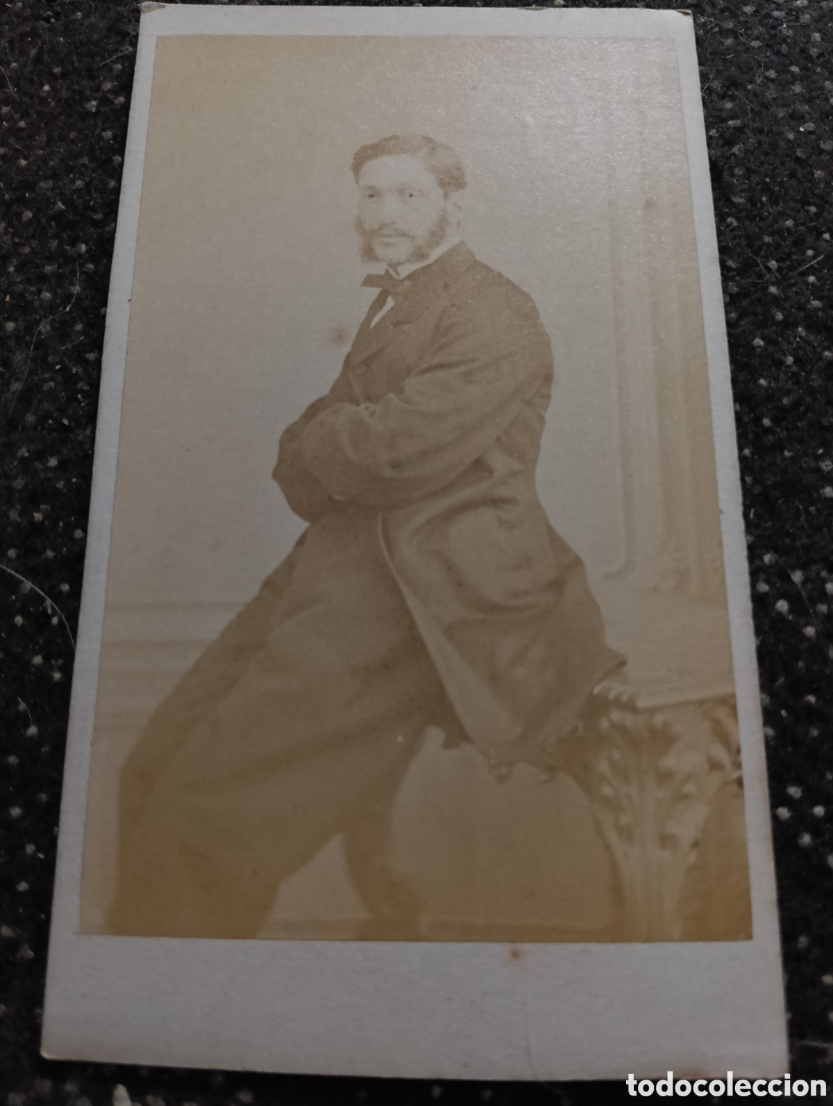 Fotograf&iacute;a antigua: 1865-1910 Fotograf&iacute;a Victoriana en cart&oacute;n de un se&ntilde;or de la &eacute;poca mide 11 x 6,5 aprox.