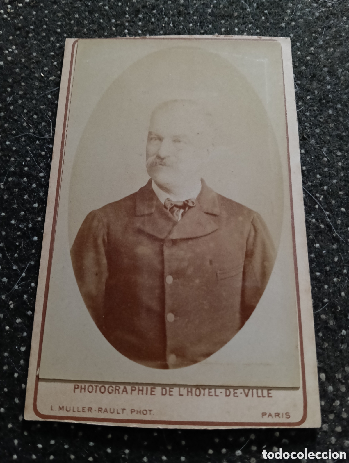 Fotograf&iacute;a antigua: 1865-1910 Fotograf&iacute;a Victoriana en cart&oacute;n de un se&ntilde;or de la &eacute;poca mide 11 x 6,5 aprox.