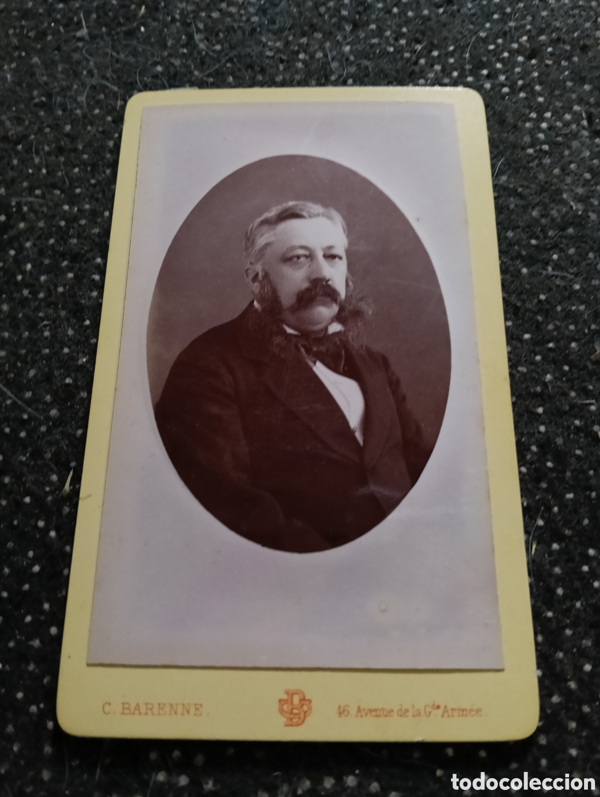 Fotograf&iacute;a antigua: 1865-1910 Fotograf&iacute;a Victoriana en cart&oacute;n de un se&ntilde;or de la &eacute;poca mide 11 x 6,5 aprox.