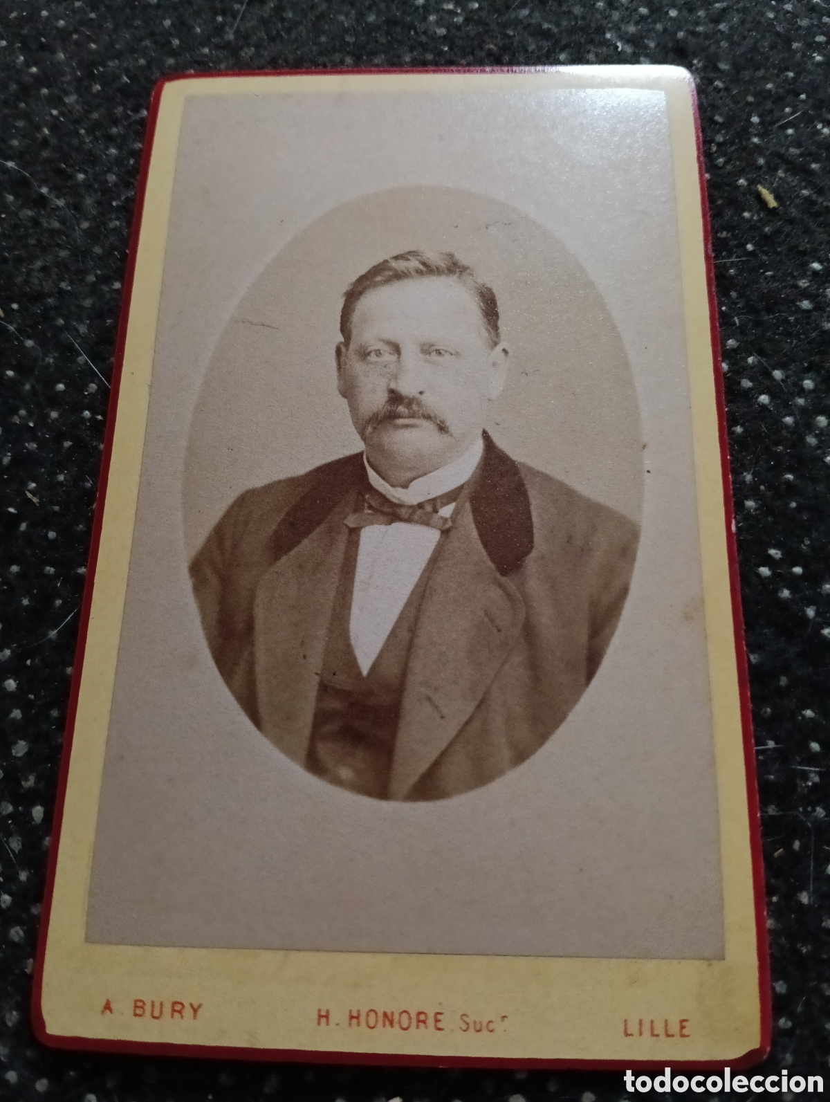 Fotograf&iacute;a antigua: 1865-1910 Fotograf&iacute;a Victoriana en cart&oacute;n de un se&ntilde;or de la &eacute;poca mide 11 x 6,5 aprox.