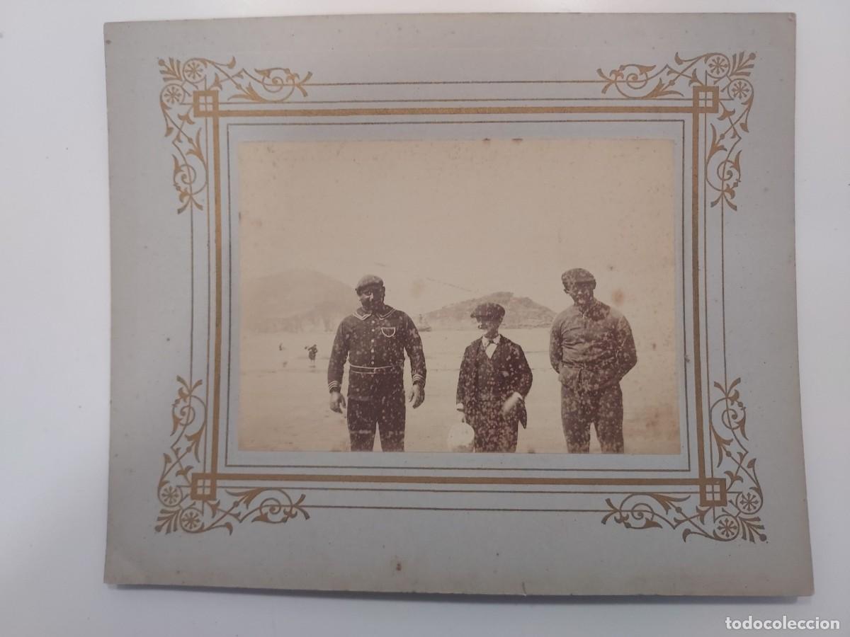 Fotograf&iacute;a antigua: FOTOGRAFIA ANTIGUA BA&Ntilde;ISTAS EN LA PLAYA DE LA CONCHA, SAN SEBASTIAN (c. 1905-1910). 11 x 8.