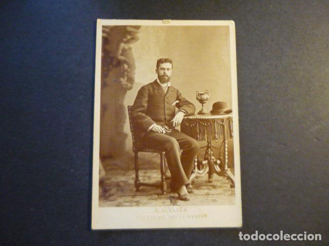 Fotografia antiga: RETRATO DE HOMBRE M. ALVIACH FOTOGRAFO MADRID 11 X 15,5 CM