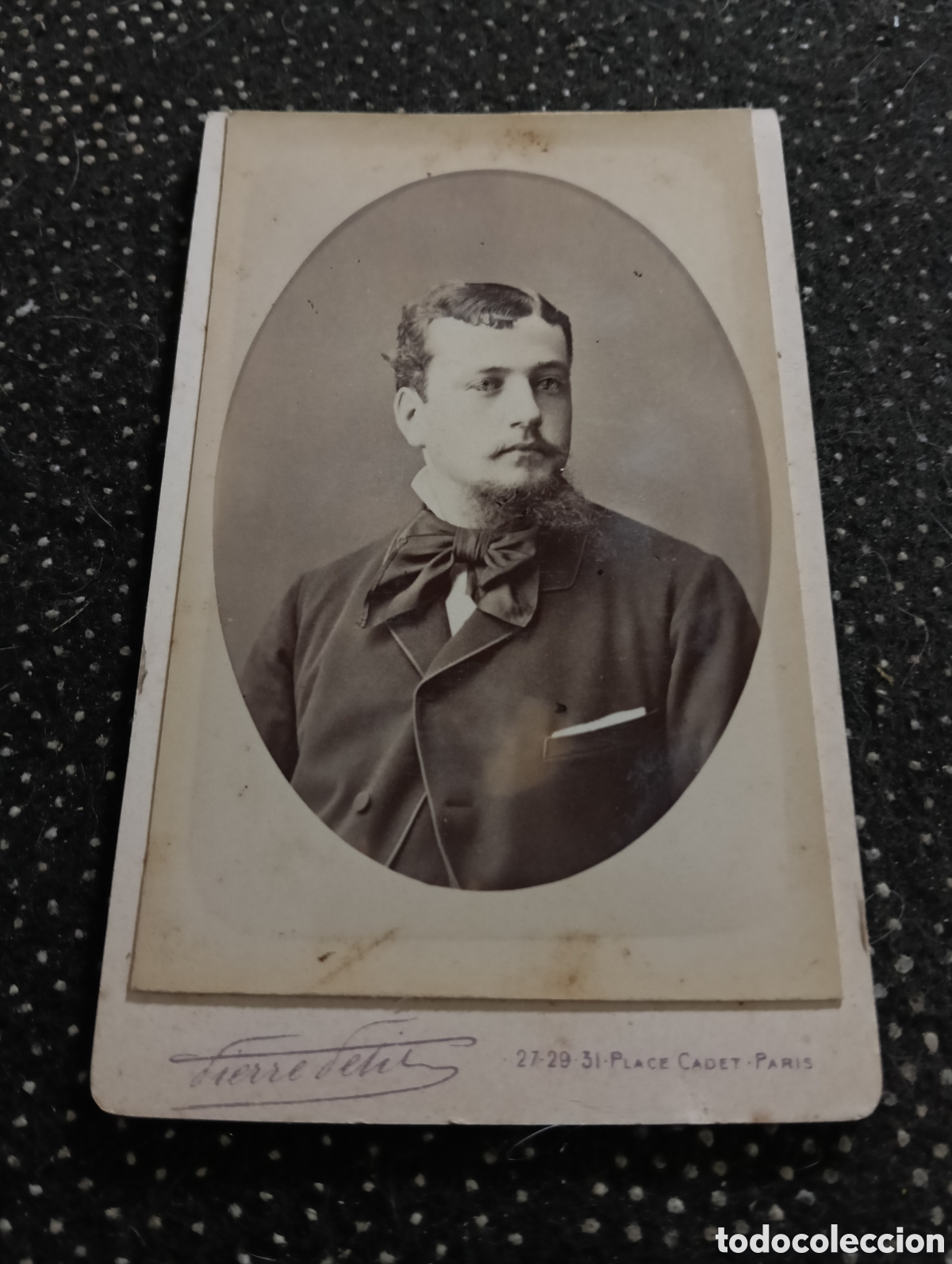 Fotograf&iacute;a antigua: 1865-1910 Fotograf&iacute;a Victoriana en cart&oacute;n de un se&ntilde;or de la &eacute;poca mide 11 x 6,5 aprox.