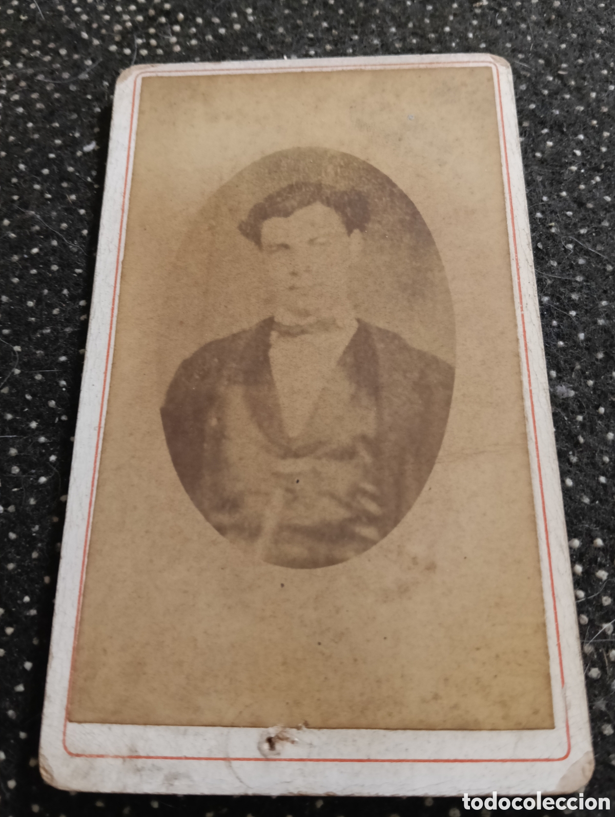 Fotograf&iacute;a antigua: 1865-1910 Fotograf&iacute;a Victoriana en cart&oacute;n de un se&ntilde;or de la &eacute;poca mide 11 x 6,5 aprox.