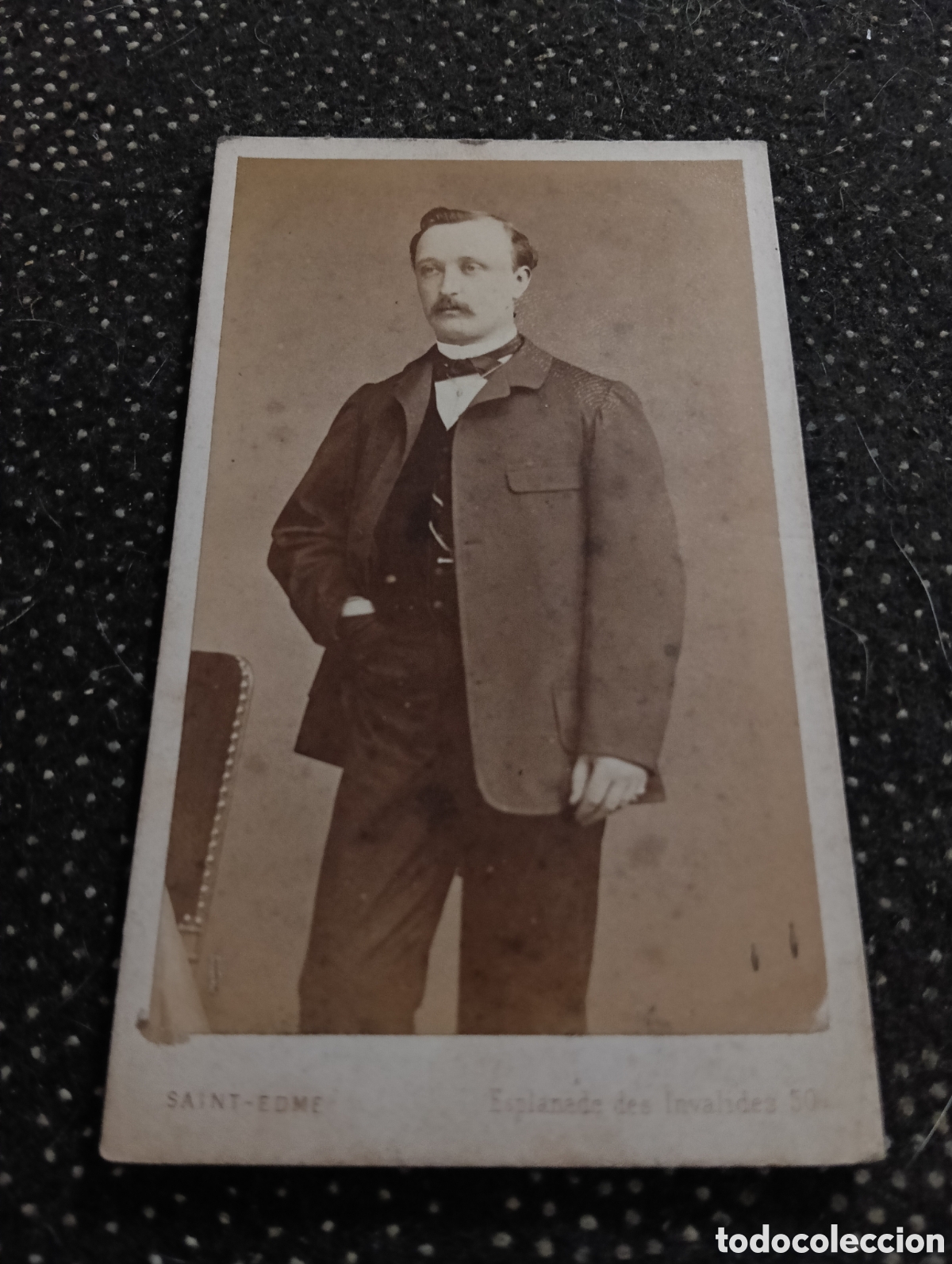 Fotograf&iacute;a antigua: 1865-1910 Fotograf&iacute;a Victoriana en cart&oacute;n de un se&ntilde;or de la &eacute;poca mide 11 x 6,5 aprox.
