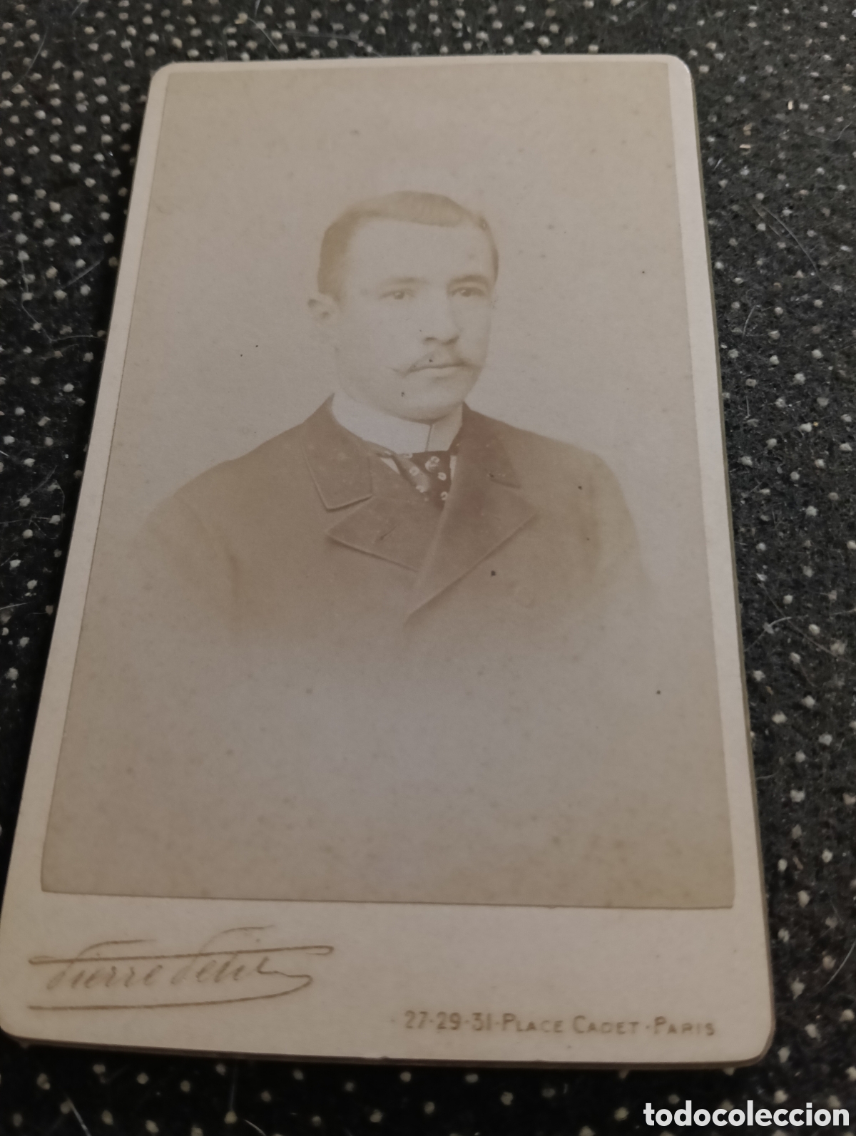 Fotograf&iacute;a antigua: 1865-1910 Fotograf&iacute;a Victoriana en cart&oacute;n de un se&ntilde;or de la &eacute;poca mide 11 x 6,5 aprox.