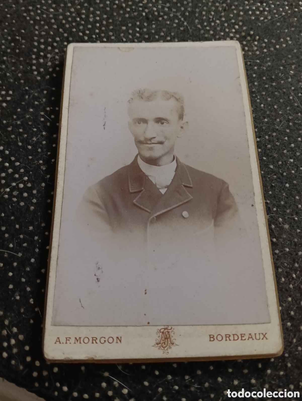 Fotograf&iacute;a antigua: 1865-1910 Fotograf&iacute;a Victoriana en cart&oacute;n de un se&ntilde;or de la &eacute;poca mide 11 x 6,5 aprox.