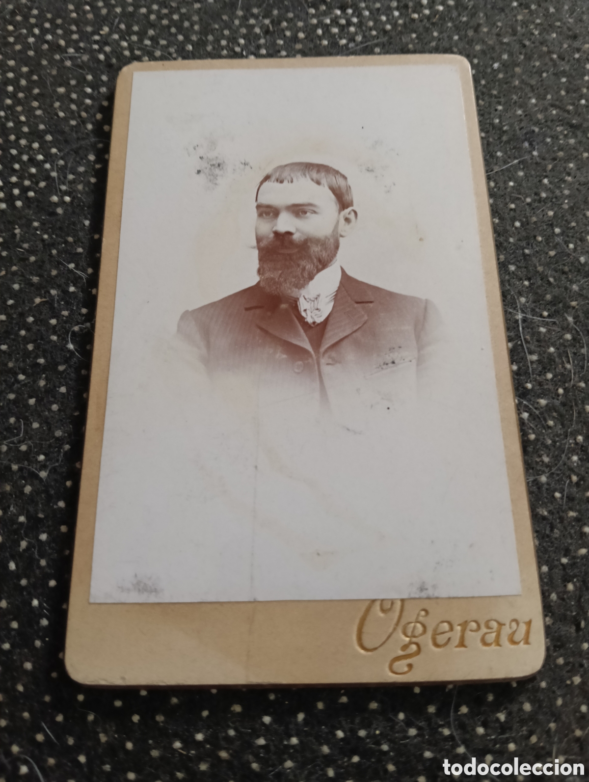 Fotograf&iacute;a antigua: 1865-1910 Fotograf&iacute;a Victoriana en cart&oacute;n de un se&ntilde;or de la &eacute;poca mide 11 x 6,5 aprox.