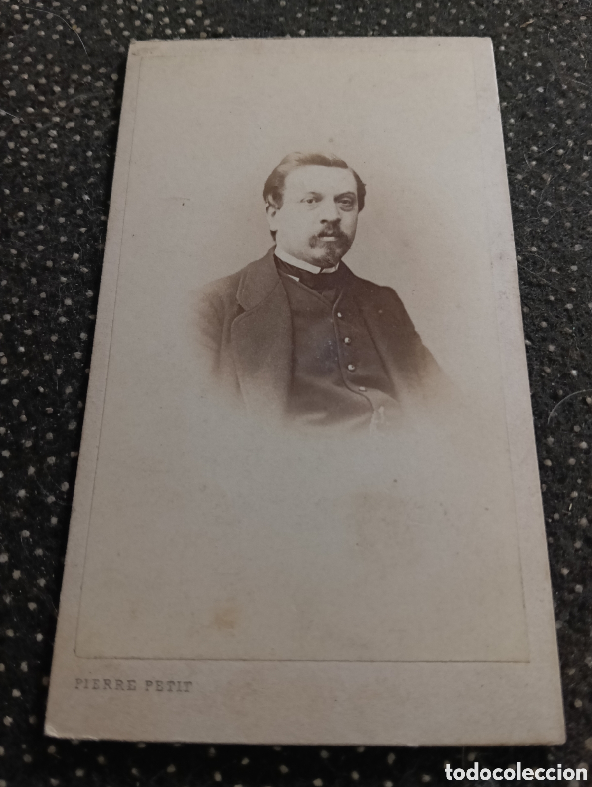 Fotograf&iacute;a antigua: 1865-1910 Fotograf&iacute;a Victoriana en cart&oacute;n de un se&ntilde;or de la &eacute;poca mide 11 x 6,5 aprox.