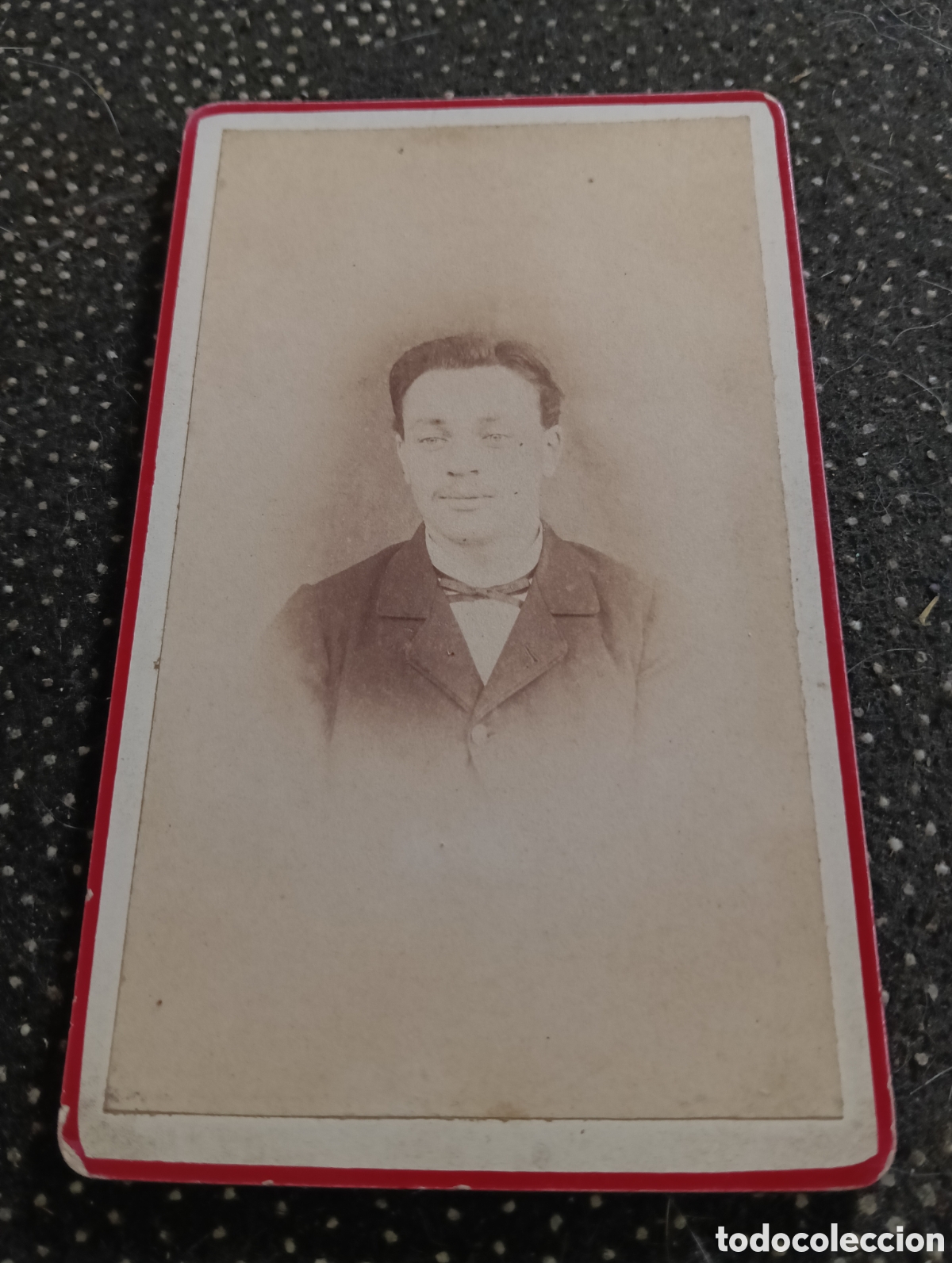 Fotograf&iacute;a antigua: 1865-1910 Fotograf&iacute;a Victoriana en cart&oacute;n de un se&ntilde;or de la &eacute;poca mide 11 x 6,5 aprox.