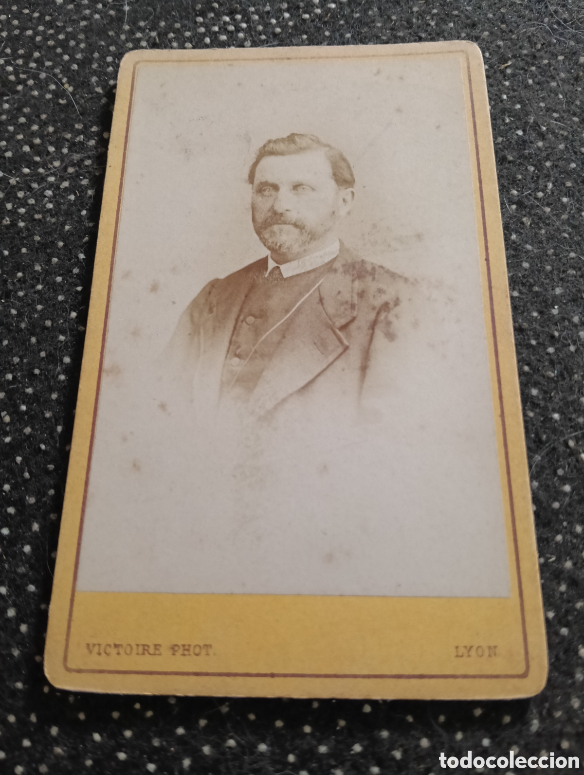 Fotograf&iacute;a antigua: 1865-1910 Fotograf&iacute;a Victoriana en cart&oacute;n de un se&ntilde;or de la &eacute;poca mide 11 x 6,5 aprox.
