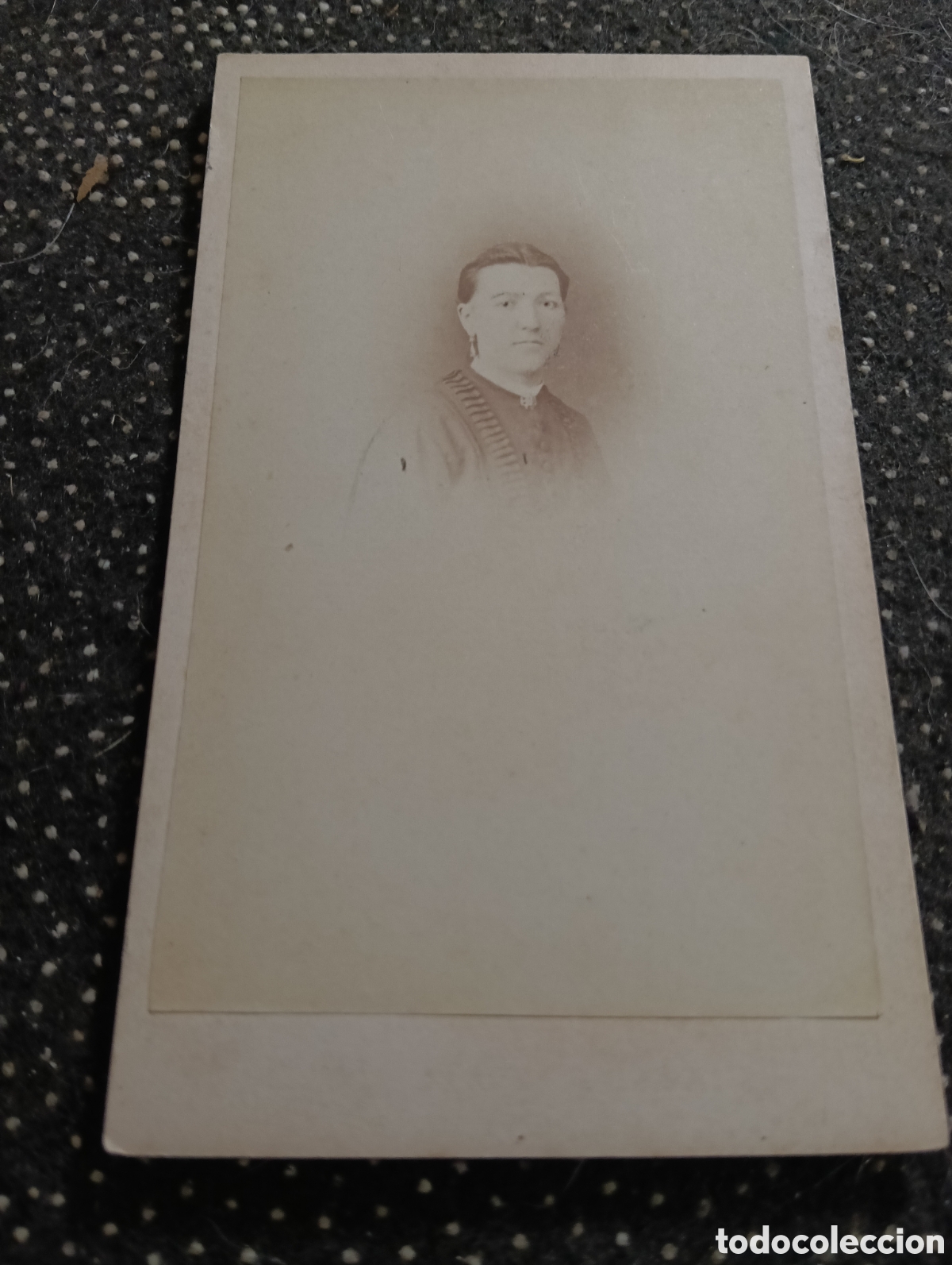 Fotograf&iacute;a antigua: 1865-1910 Fotograf&iacute;a Victoriana en cart&oacute;n de un se&ntilde;or de la &eacute;poca mide 11 x 6,5 aprox.