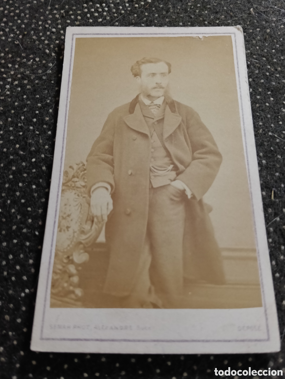 Fotograf&iacute;a antigua: 1865-1910 Fotograf&iacute;a Victoriana en cart&oacute;n de un se&ntilde;or de la &eacute;poca mide 11 x 6,5 aprox.