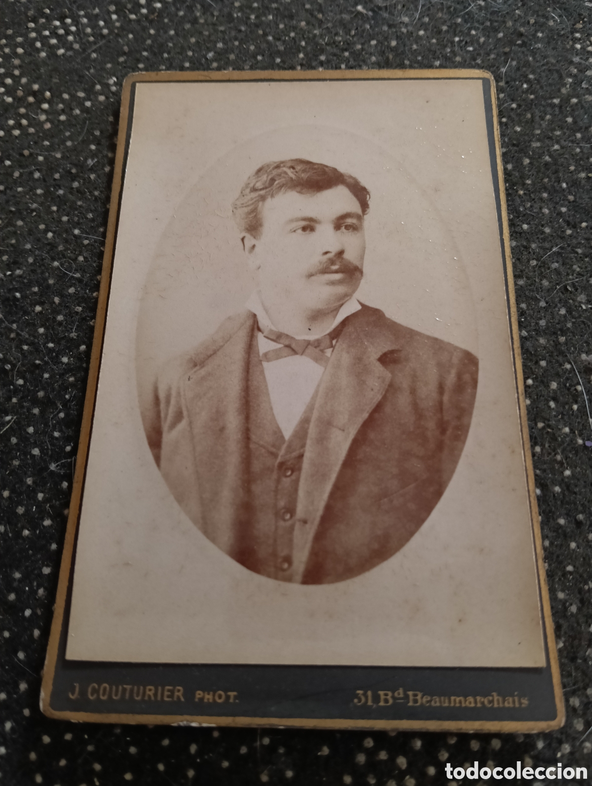 Fotograf&iacute;a antigua: 1865-1910 Fotograf&iacute;a Victoriana en cart&oacute;n de un se&ntilde;or de la &eacute;poca mide 11 x 6,5 aprox.