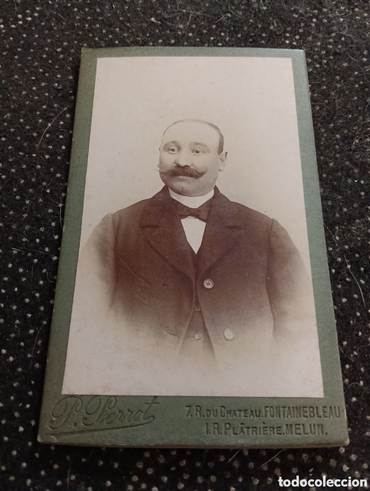 Fotograf&iacute;a antigua: 1865-1910 Fotograf&iacute;a Victoriana en cart&oacute;n de un se&ntilde;or de la &eacute;poca mide 11 x 6,5 aprox.