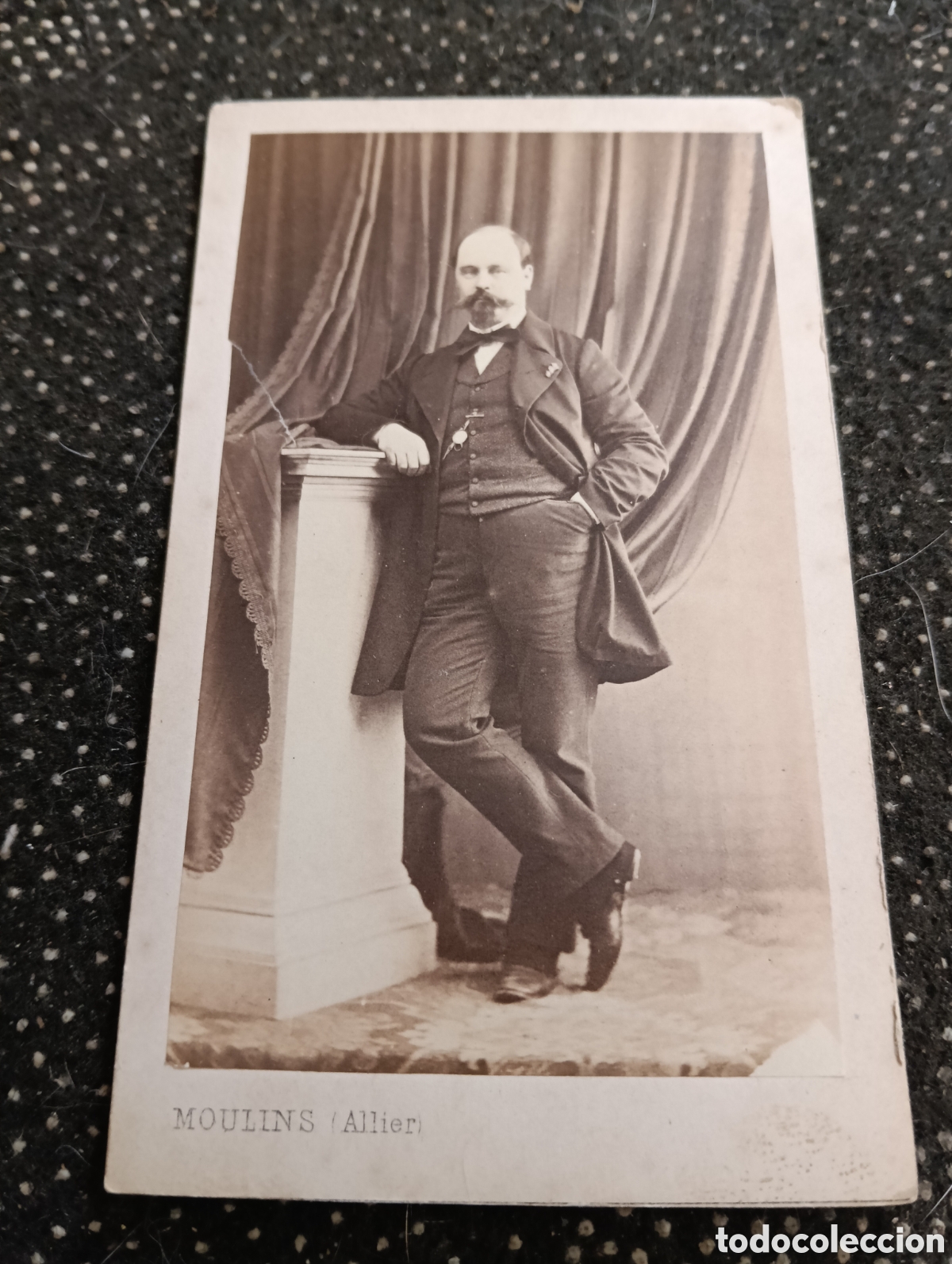 Fotograf&iacute;a antigua: 1865-1910 Fotograf&iacute;a Victoriana en cart&oacute;n de un se&ntilde;or de la &eacute;poca mide 11 x 6,5 aprox.