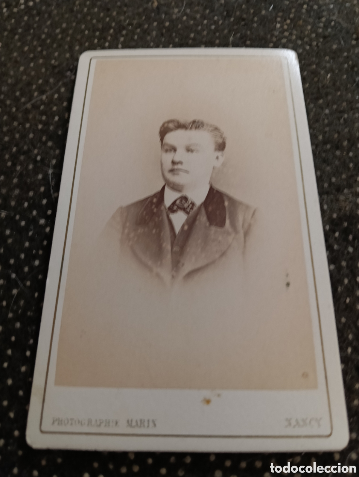 Fotograf&iacute;a antigua: 1865-1910 Fotograf&iacute;a Victoriana en cart&oacute;n de un se&ntilde;or de la &eacute;poca mide 11 x 6,5 aprox.
