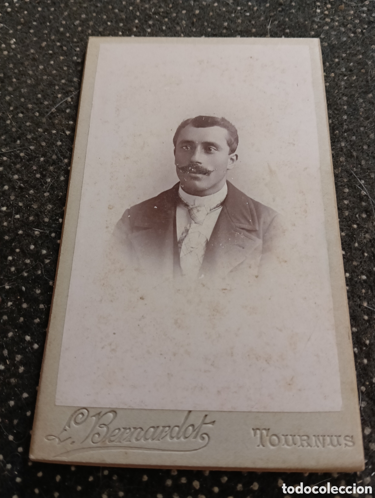 Fotograf&iacute;a antigua: 1865-1910 Fotograf&iacute;a Victoriana en cart&oacute;n de un se&ntilde;or de la &eacute;poca mide 11 x 6,5 aprox.