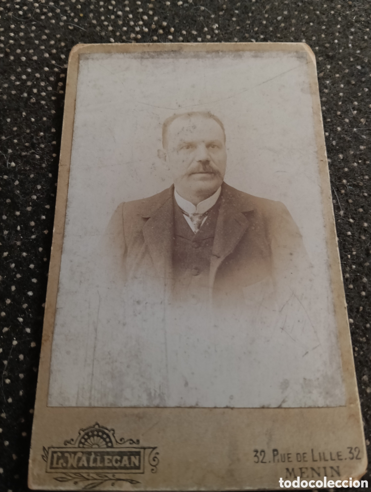 Fotograf&iacute;a antigua: 1865-1910 Fotograf&iacute;a Victoriana en cart&oacute;n de un se&ntilde;or de la &eacute;poca mide 11 x 6,5 aprox.