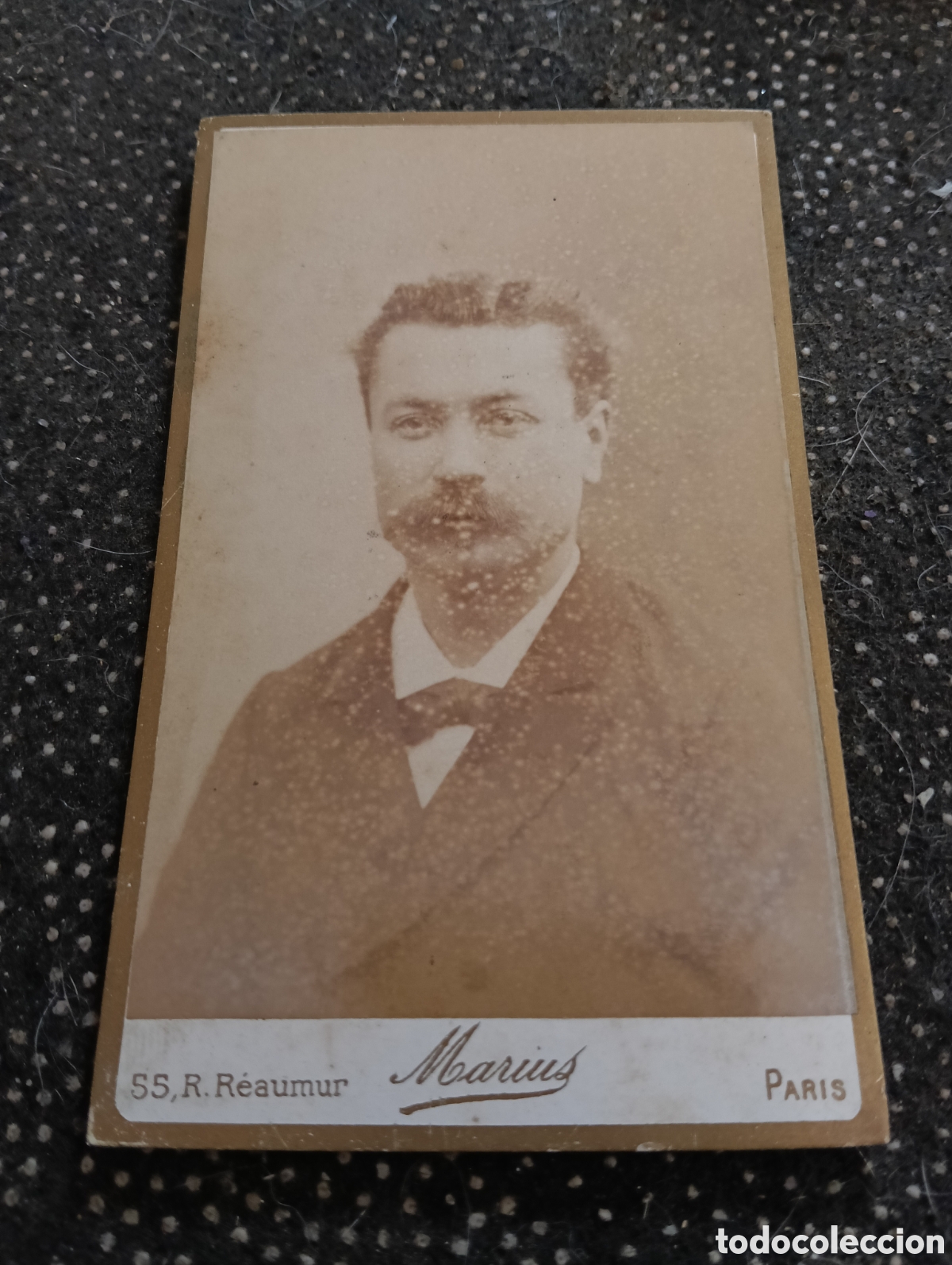 Fotograf&iacute;a antigua: 1865-1910 Fotograf&iacute;a Victoriana en cart&oacute;n de un se&ntilde;or de la &eacute;poca mide 11 x 6,5 aprox.