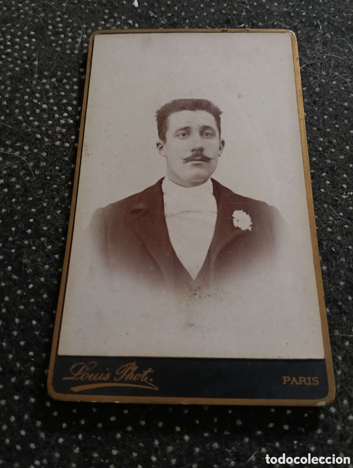 Fotograf&iacute;a antigua: 1865-1910 Fotograf&iacute;a Victoriana en cart&oacute;n de un se&ntilde;or de la &eacute;poca mide 11 x 6,5 aprox.