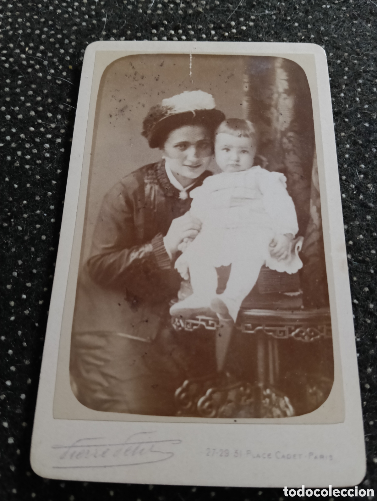 Fotograf&iacute;a antigua: 1865-1910 Fotograf&iacute;a Victoriana en cart&oacute;n de una madre con su hijo de la &eacute;poca mide 11 x 6,5 aprox.
