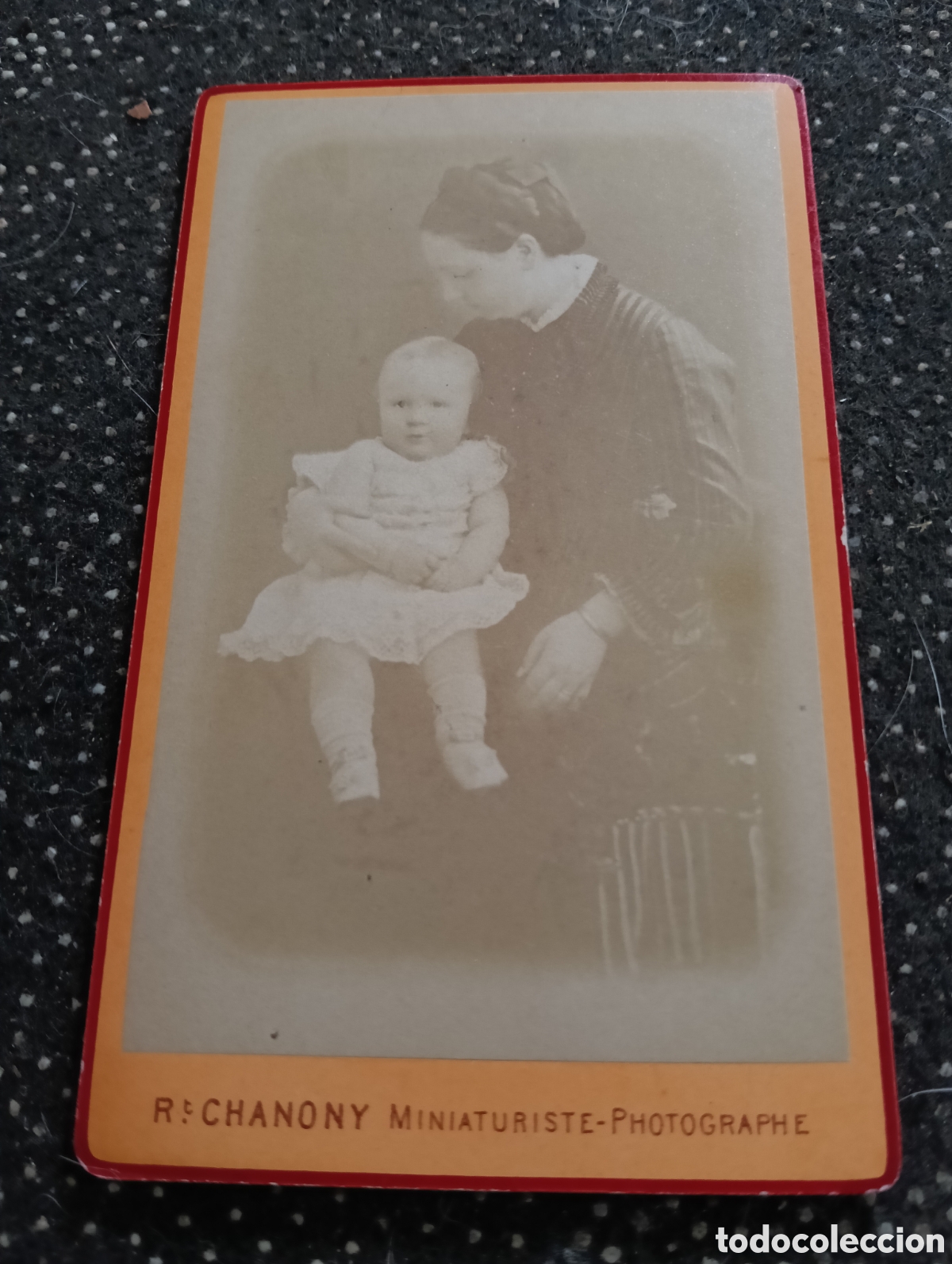 Fotograf&iacute;a antigua: 1865-1910 Fotograf&iacute;a Victoriana en cart&oacute;n de una madre con su hija de la &eacute;poca mide 11 x 6,5 aprox.