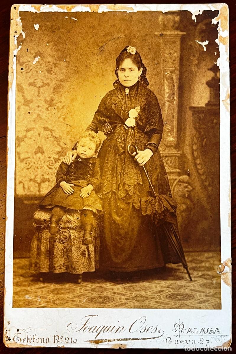 Fotograf&iacute;a antigua: ANTIGUA FOTOGRAFIA DE MADRE CON SU HIJO LOS DOS DE LUTO, MIDE 16,5 X 10,7 CMS. REALIZADA POR EL FOT