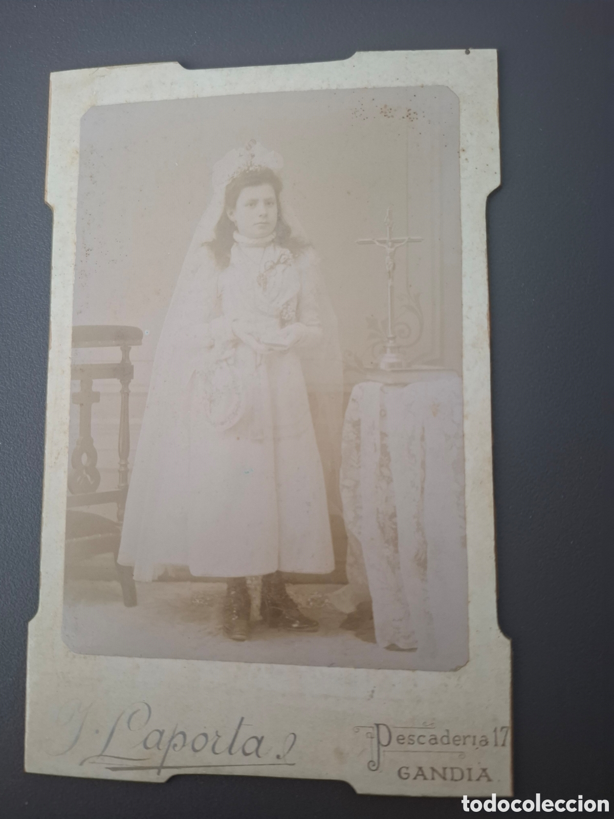 Fotograf&iacute;a antigua: Fotograf&iacute;a ni&ntilde;a primera comuni&oacute;n - J. Laporta fot&oacute;grafo - Gandia- 1890?