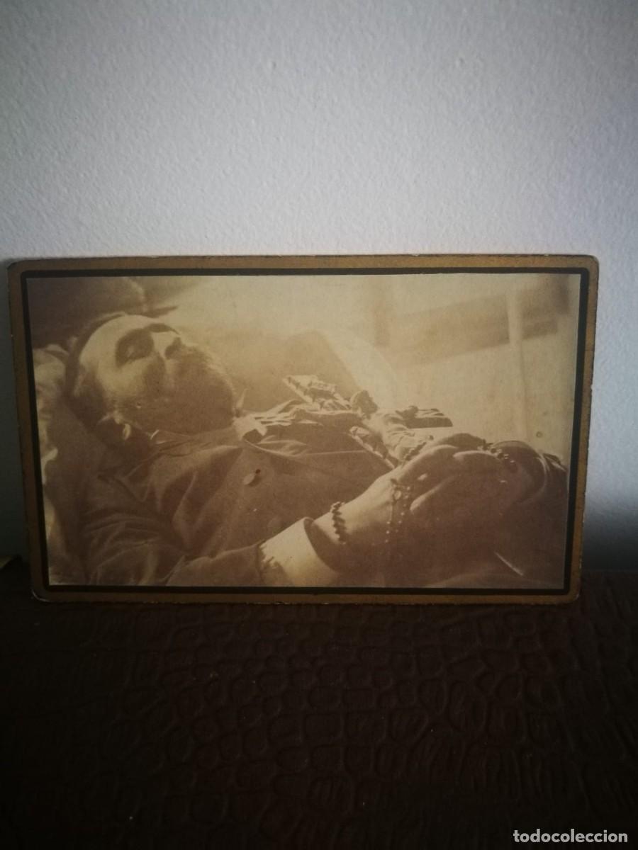 Fotograf&iacute;a antigua: Fotograf&iacute;a antigua post mortem alb&uacute;mina formato tarjeta de visita XIX