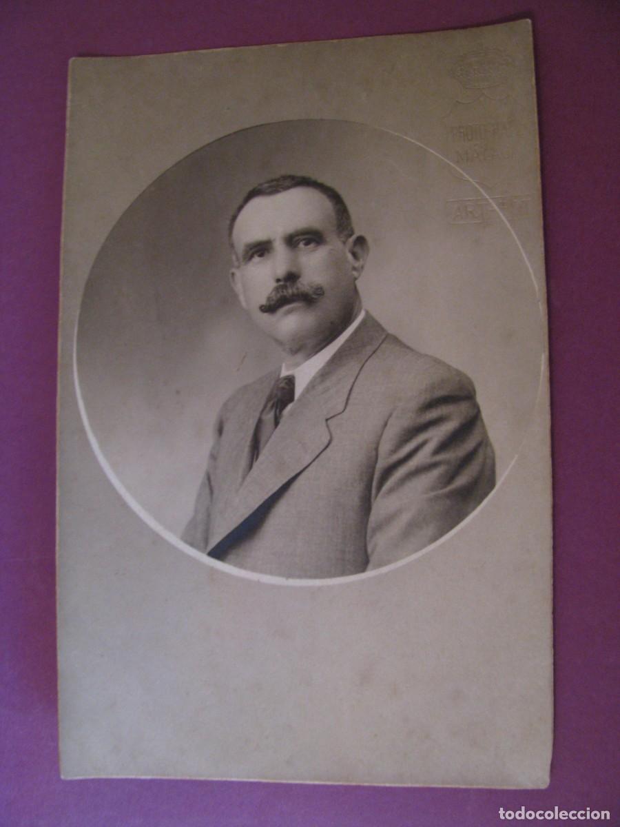 Fotograf&iacute;a antigua: ANTIGUA FOTO DE UN CABALLERO. SELLO SECO PHOTO HALL, MALAGA. 13,5X9 CM.