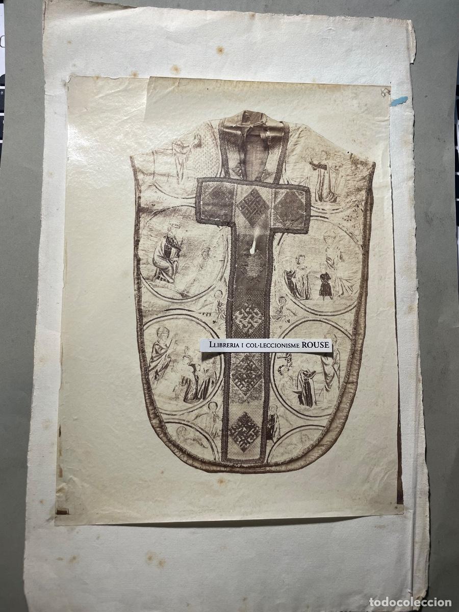 Fotograf&iacute;a antigua: ANTIGUA FOTOGRAFIA / ALB&Uacute;MINA - S.XIX - IMAGEN DE UNA CASULLA , MONTADA SOBRE PAPEL DE LA EPOCA -