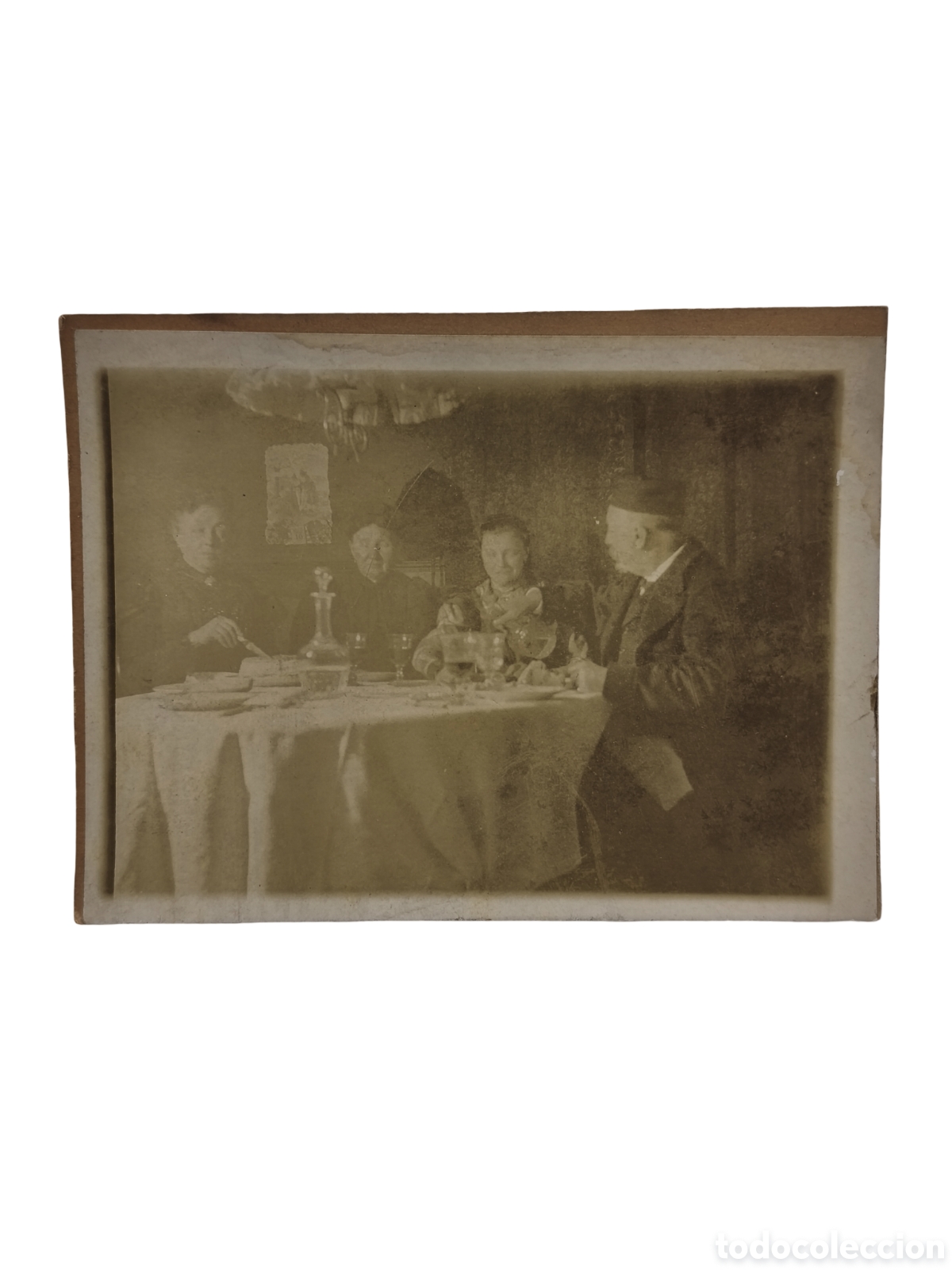Fotograf&iacute;a antigua: ESCENA DE SOBREMESA FAMILIAR - INTERIOR BURGU&Eacute;S - C. 1900