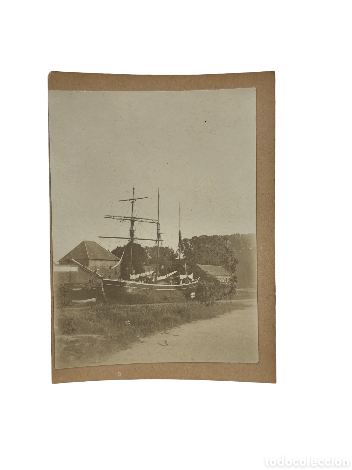 Fotograf&iacute;a antigua: VELERO EN LA RIBERA - FOTOGRAF&Iacute;A ANTIGUA CON ESCENA DE &Eacute;POCA - C. 1910