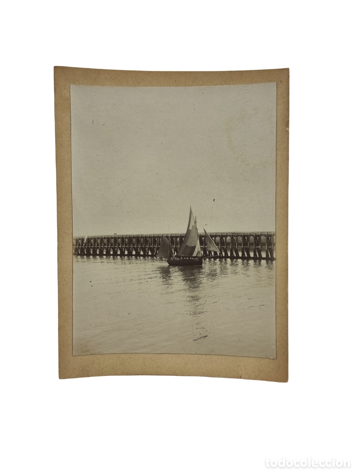 Fotograf&iacute;a antigua: VELERO JUNTO AL MUELLE - FOTOGRAF&Iacute;A ANTIGUA CON ESCENA DE &Eacute;POCA - C. 1910