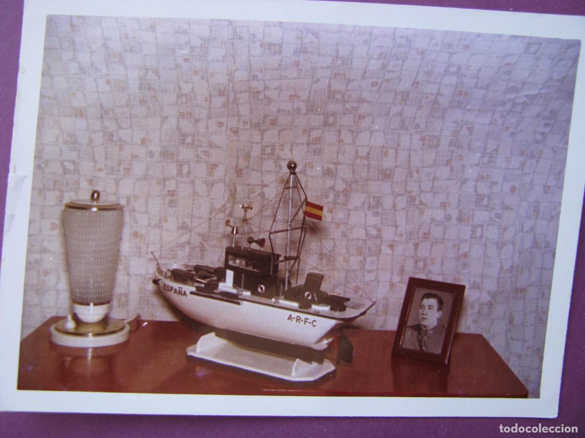 Fotograf&iacute;a antigua: FOTO DEL A&Ntilde;O 1966. UN RINCON DE RECUERDOS. 10,5X8 CM