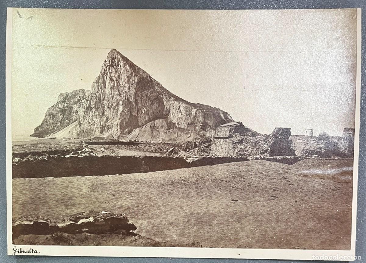 Fotograf&iacute;a antigua: ANTIGUA FOTOGRAFIA ALBUMINA DE GIBRALTAR TOMADA DESDE EL CASTILLO DE LA PLAYA DE LA ATUNARA, MIDE 25