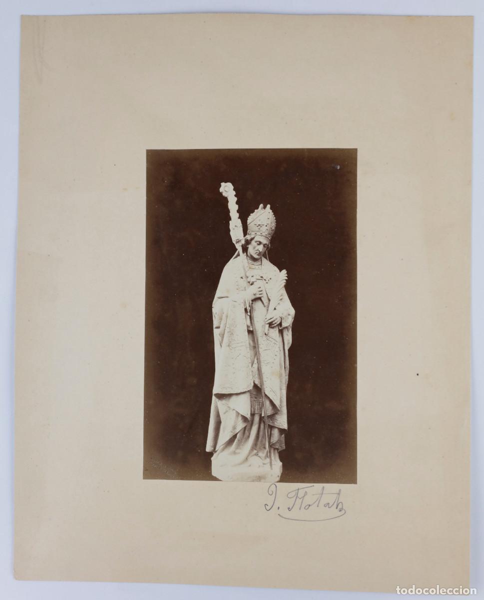 Fotograf&iacute;a antigua: Escultura de Sant Sever, foto: Torija, Barcelona. Firmada por el escultor Joan Flotats.